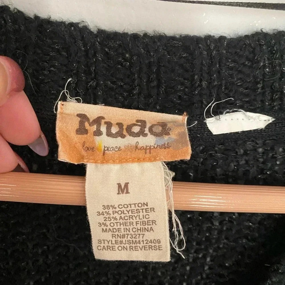 Mudd Black Sequined Sweater Size Medium in Junior’s - Picture 2 of 5